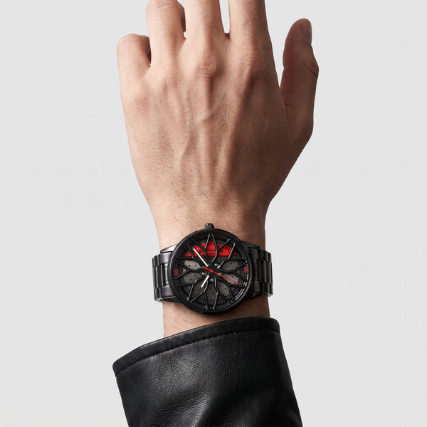 Orologio Mercedes-AMG G63 indossato al polso