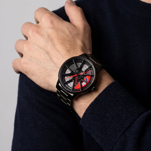 Orologio BMW M3 indossato al polso