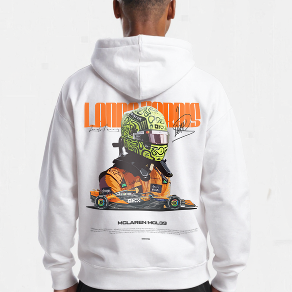 Sweat blanc F1 Lando Norris Signature porté par mannequin, vue de face simple