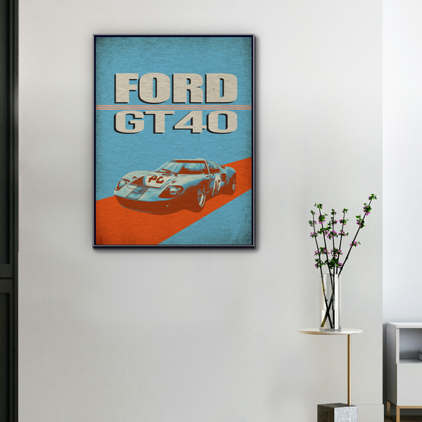 Toile Ford GT40 Gulf Legacy accrochée dans un intérieur moderne avec cadre noir
