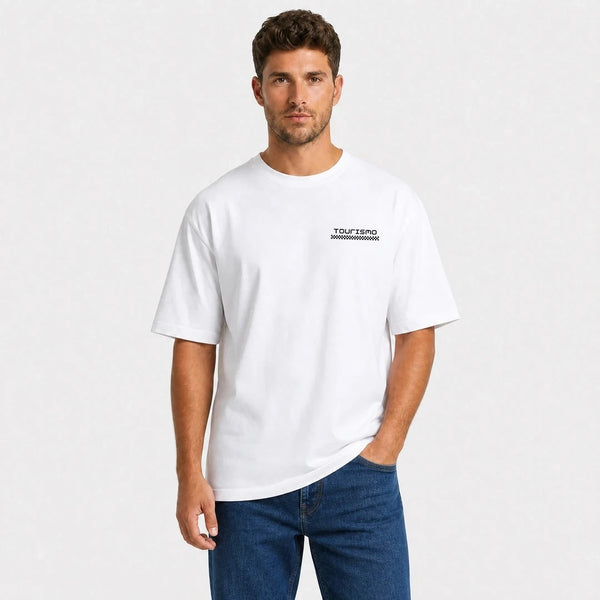 T-shirt Bugatti Veyron Molsheim Society blanc vu de face en plan rapproché avec logo Tourismo