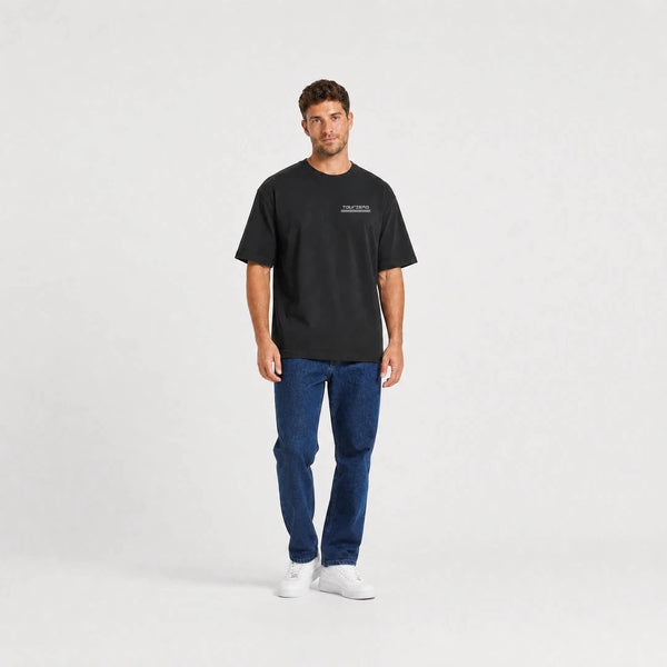 T-shirt Bugatti Veyron Molsheim Society noir vu de face en plan large avec logo Tourismo