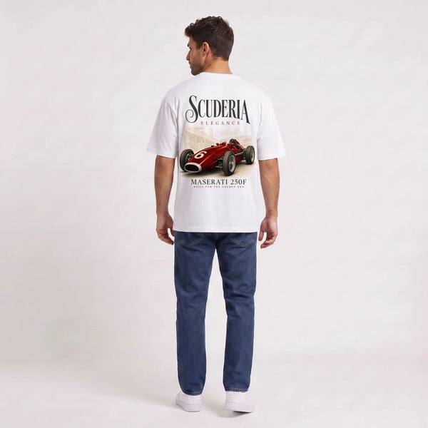 T-shirt Maserati 250F Scuderia Elegance blanc porté de dos en plan large