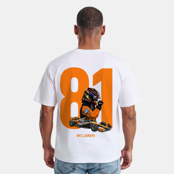 T-shirt F1 Oscar Piastri blanc avec casque et voiture McLaren MCL39 – visuel full back numéro 81
