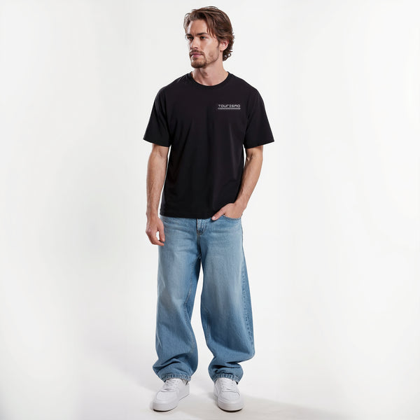 T-shirt noir Dodge Charger R/T 1970, vu de face sur mannequin