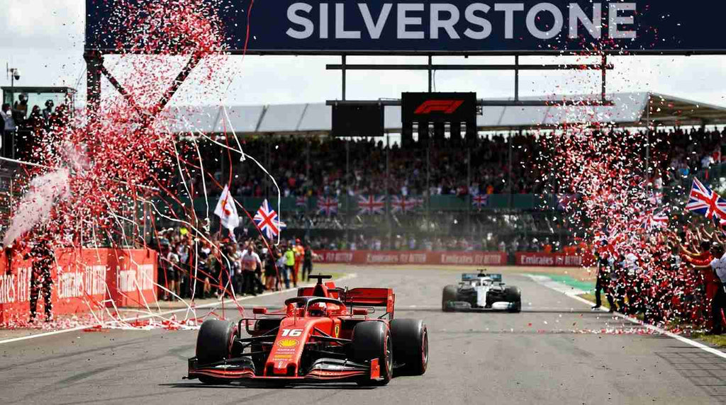 Illustration de l'article Tourismo : GP GRANDE-BRETAGNE 2026 / LECLERC TRIOMPHE · FERRARI 250 VICTOIRES
