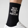 Calzini Need Money For Porsche nero, primo piano del motivo lavorato