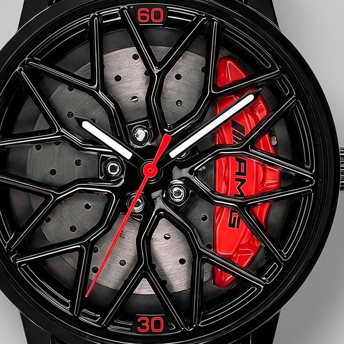 Primo piano del cerchio e della pinza incisa AMG, orologio Mercedes-AMG G63