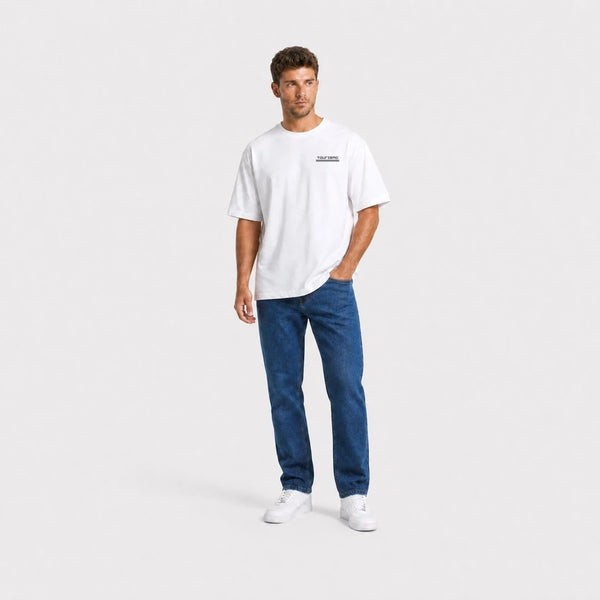 T-shirt Bugatti Veyron Molsheim Society blanc vu de face en plan large avec logo Tourismo