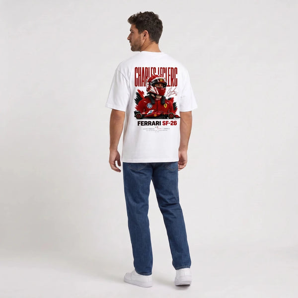 T-shirt F1 Charles Leclerc blanc porté de dos en plan large avec print Signature
