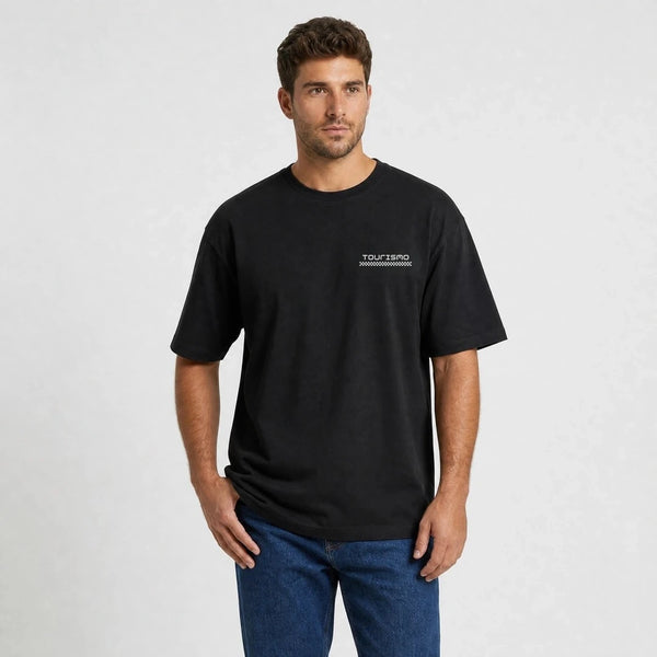 T-shirt Volkswagen Beetle Baja Bug Desert Misfit noir vu de face en plan rapproché avec logo Tourismo